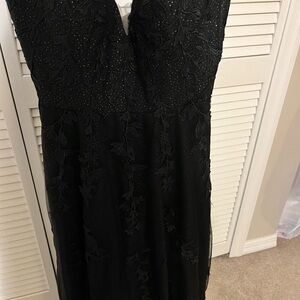 Elegant Black Prom Lace Dress